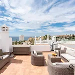 Beautiful Views Family Townhouse Steps From The