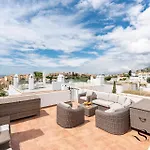 Beautiful Views Family Townhouse Steps From The *