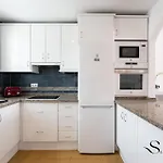 Сasa de vacaciones Beautiful Views Family Townhouse Steps From The