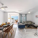 Сasa de vacaciones Beautiful Views Family Townhouse Steps From The Benalmádena