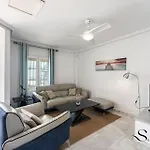 Сasa de vacaciones Beautiful Views Family Townhouse Steps From The Benalmádena