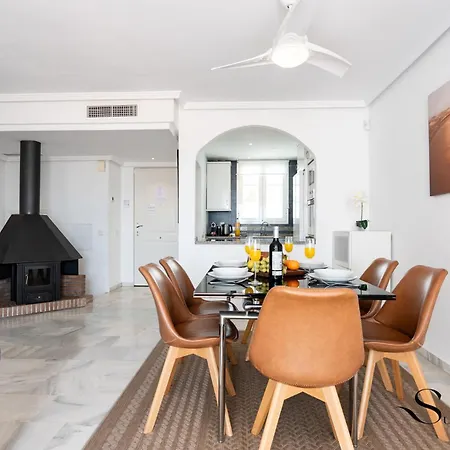 Beautiful Views Family Townhouse Steps From The *