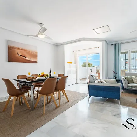 Beautiful Views Family Townhouse Steps From The Benalmádena