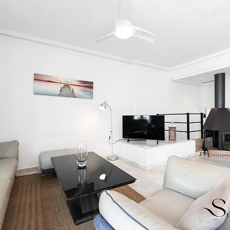 Beautiful Views Family Townhouse Steps From The