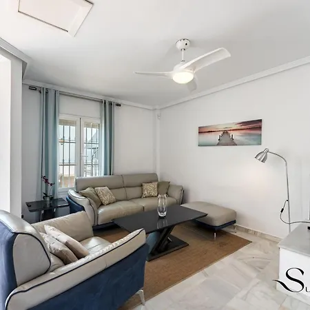 Casa vacanze Beautiful Views Family Townhouse Steps From The Benalmádena